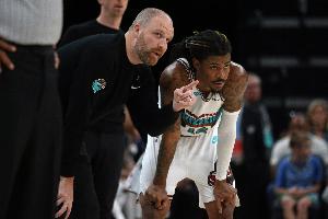 电竞比分-张佳玮谈詹金斯被解雇:多少有点赌 就怕休赛期边送球员边找老李