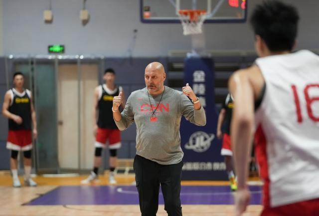 电竞比分-20分大胜佛得角！乔帅令中国男篮改头换面