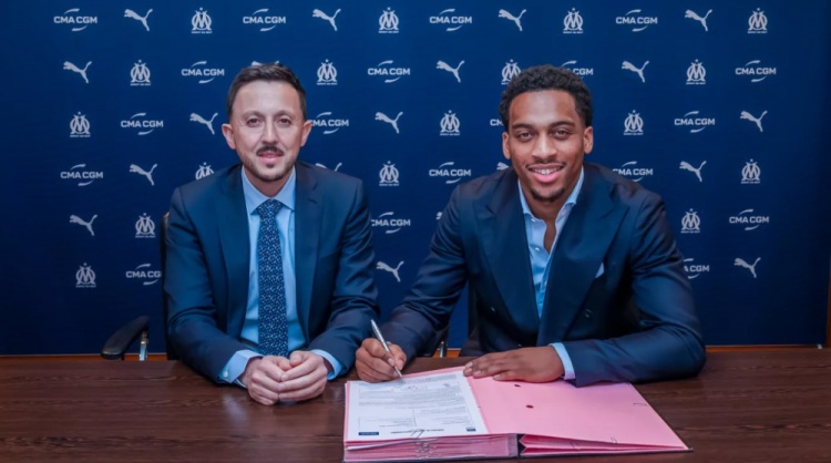 电竞比分-马赛官方：24岁费耶诺德中场昆滕·廷伯加盟，据悉转会费450万欧